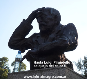 Escultura de Luigi Pirandello en Palermo