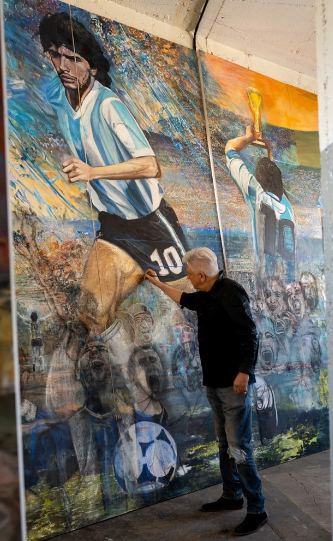 Mural Maradona obra de Gustavo Rovira