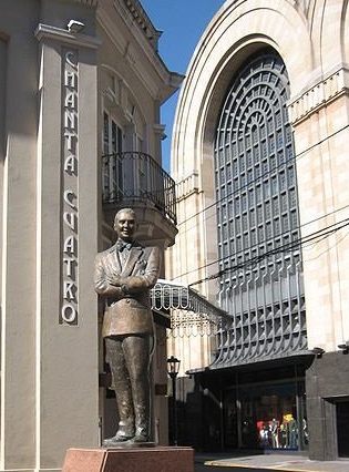 Monumento de Carlos Gardel