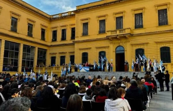 Escuela Mariano Acosta