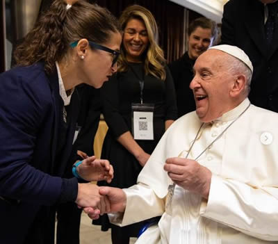 Paula Pareto con el Papa Francisco