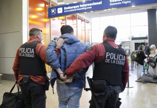 Delincuente deportado